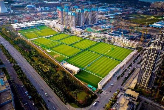 他表示，皇马对球员的伤势感到乐观，他的伤看起来并不严重。